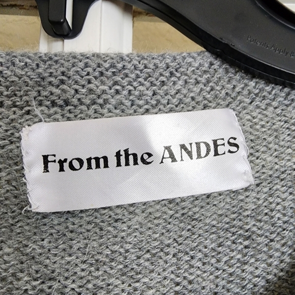 From the Andes 100% Wool Women's Cardigan Medium Gray Geometric Intarsia Knit - Picture 10 of 11